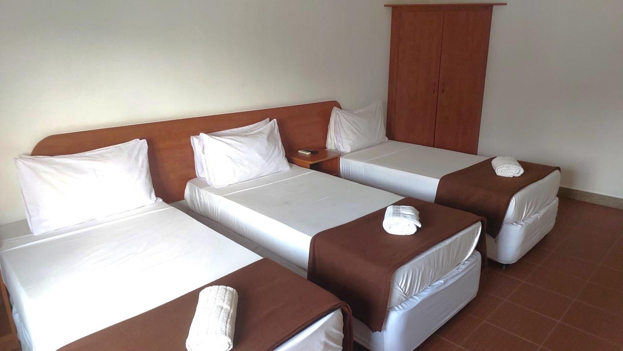 Hotel 이냠바느 외부 사진