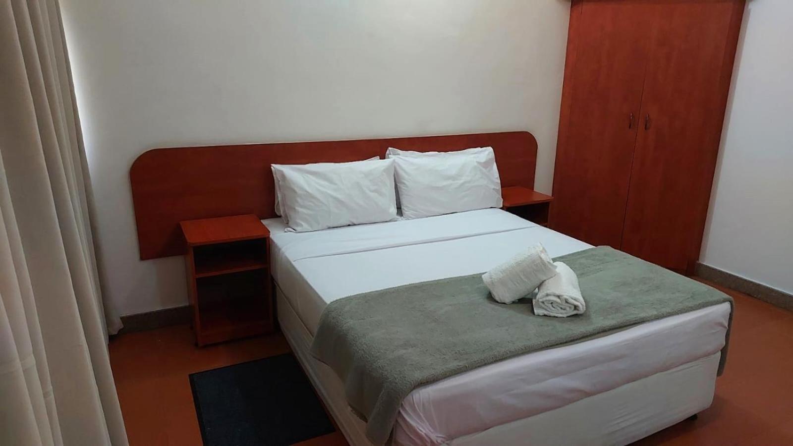 Hotel 이냠바느 외부 사진