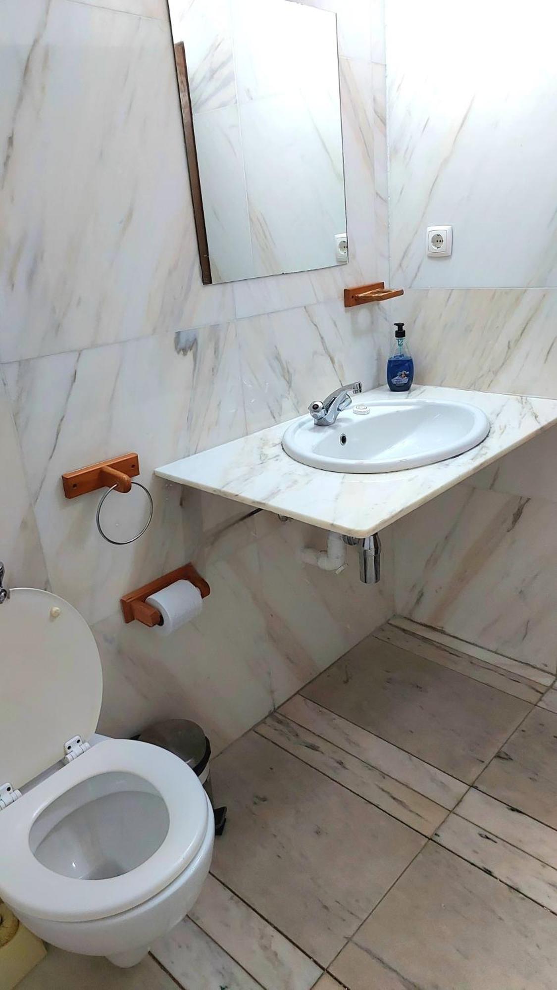 Hotel 이냠바느 외부 사진