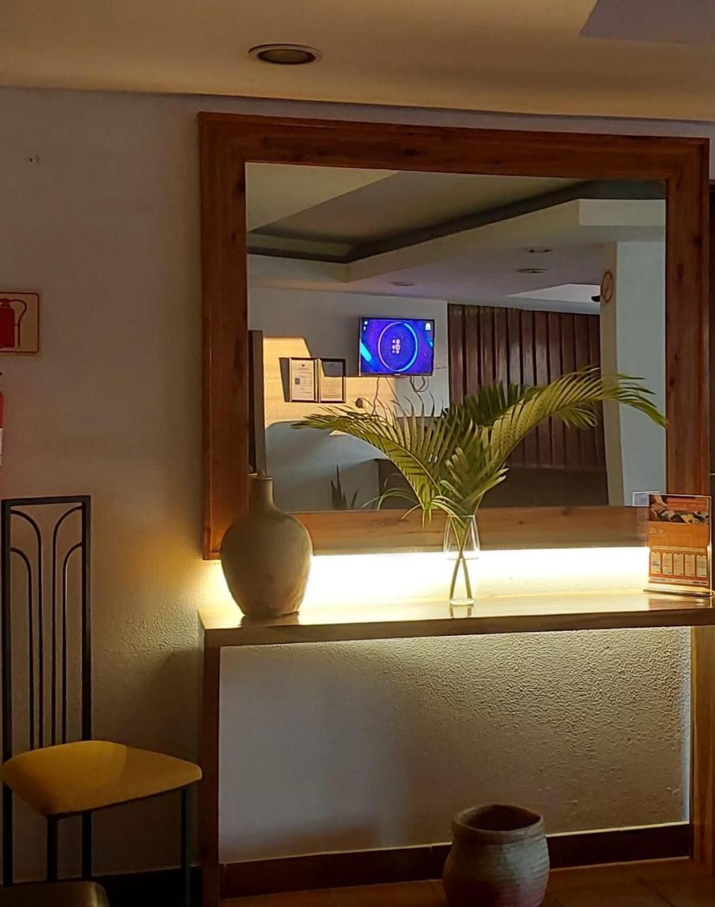Hotel 이냠바느 외부 사진